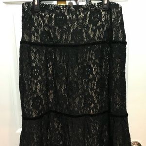 New York & Company Black &nude Lace a-line skirt